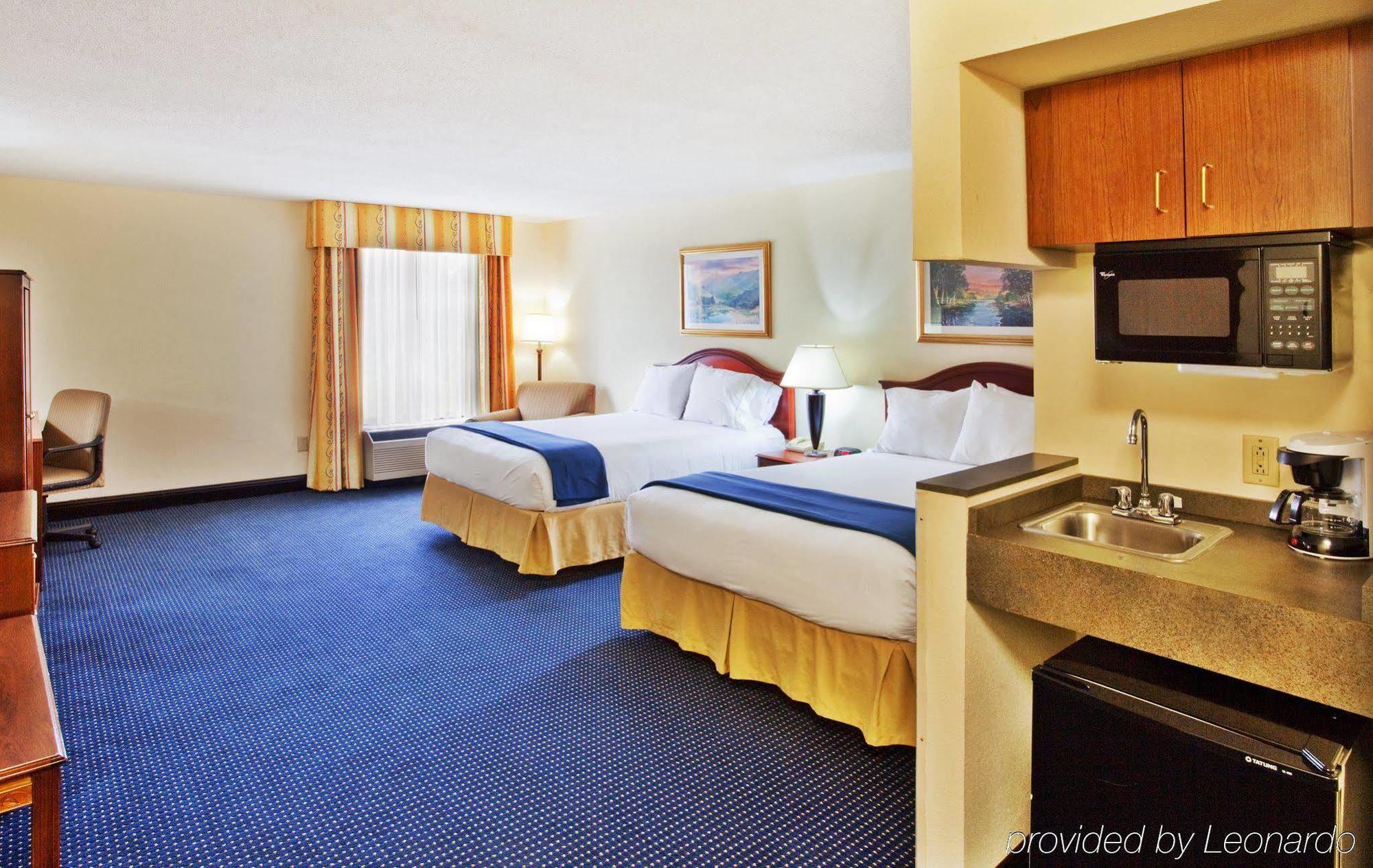 Holiday Inn Express & Suites Atlanta Perimeter Mall Hotel, An Ihg Hotel Sandy Springs Habitación foto
